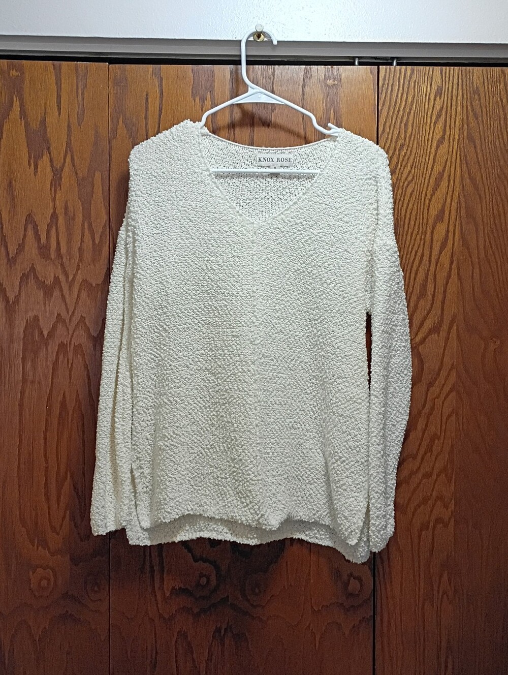 Knox Rose White Textured V-Neck Sweater